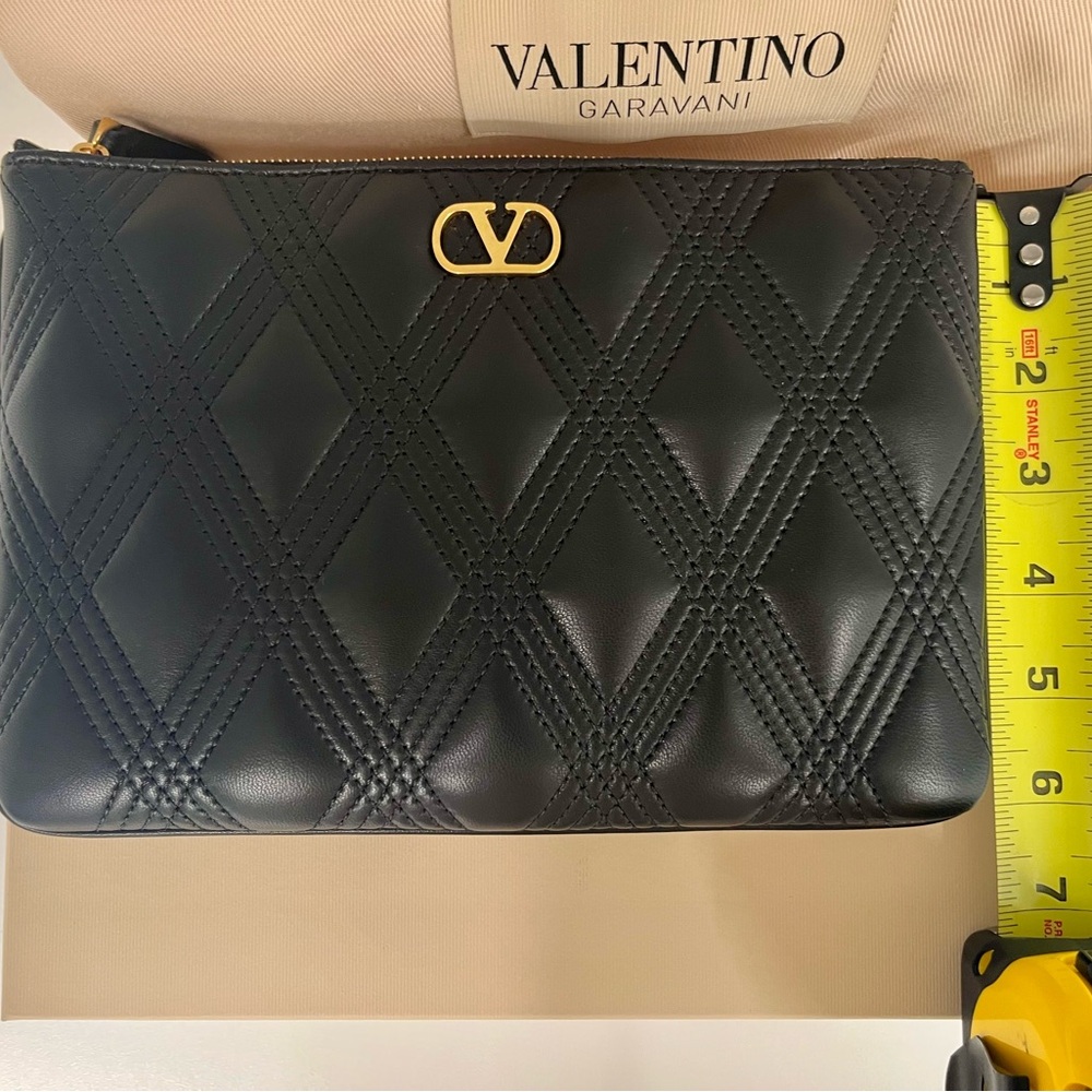 NWT - Valentino Garavani Quiltie 67 pouch in Nappa leather. - Picture 6 of 10